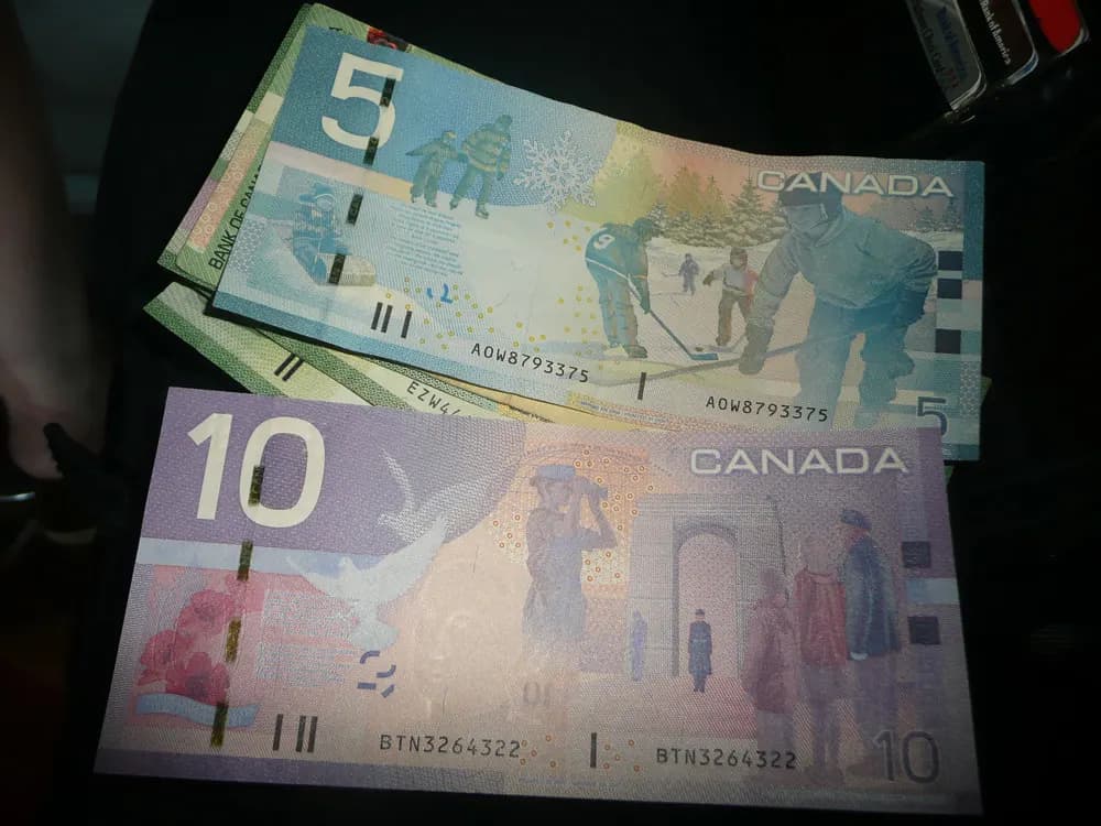 Canadian five- and ten-dollar polymer banknotes
