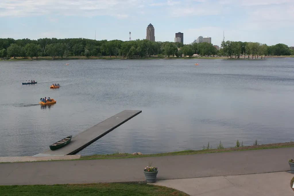 Downtown Des Moines skyline seen across Gray's Lake