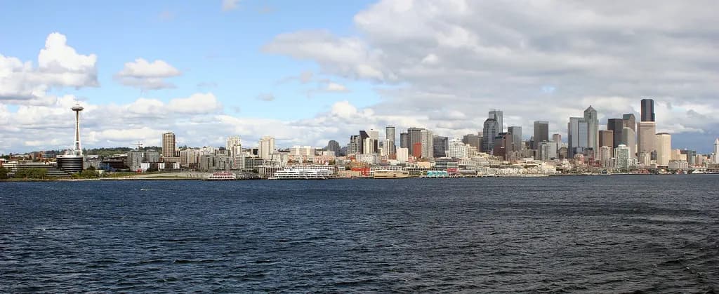 Panorama of the downtown Seattle skyline with the Space Needle